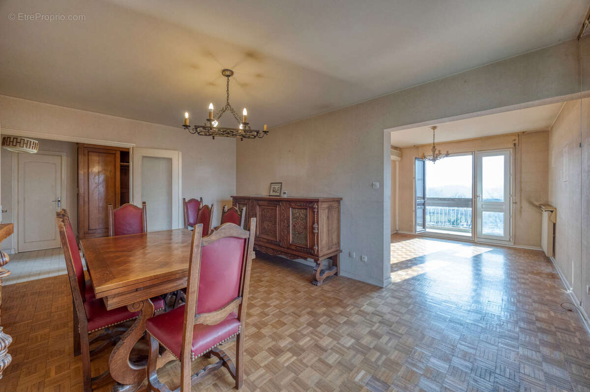 Appartement à MEYLAN