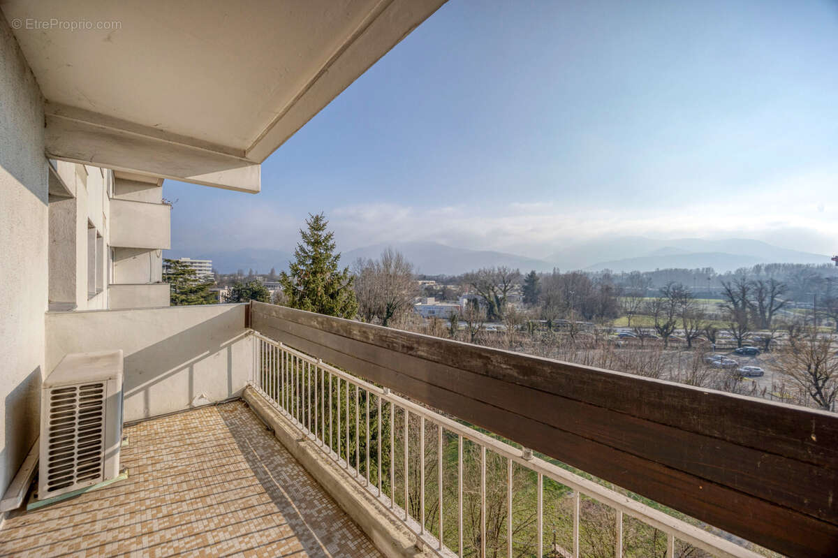 Appartement à MEYLAN