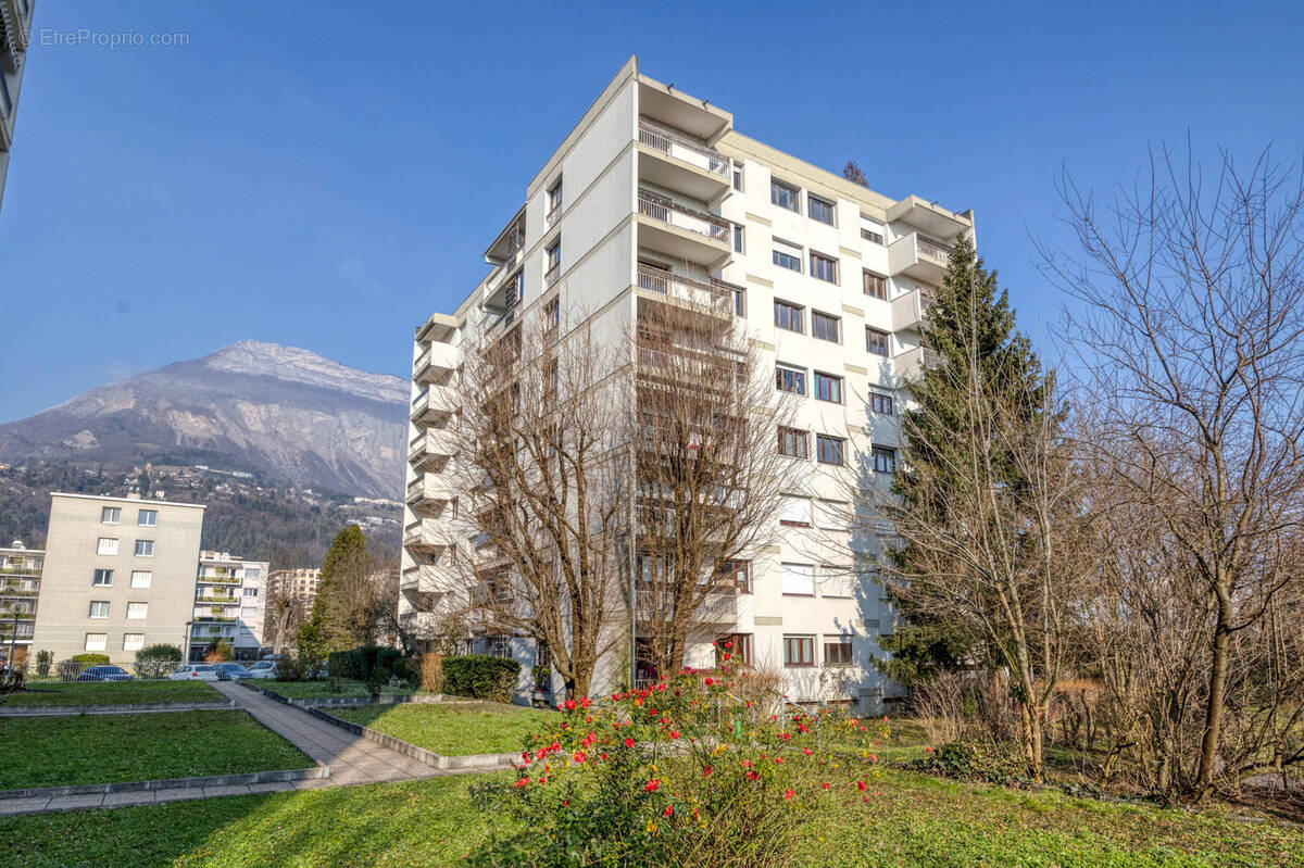 Appartement à MEYLAN