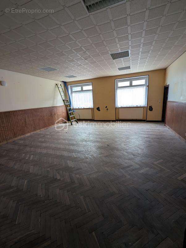 Commerce à PLONEOUR-LANVERN