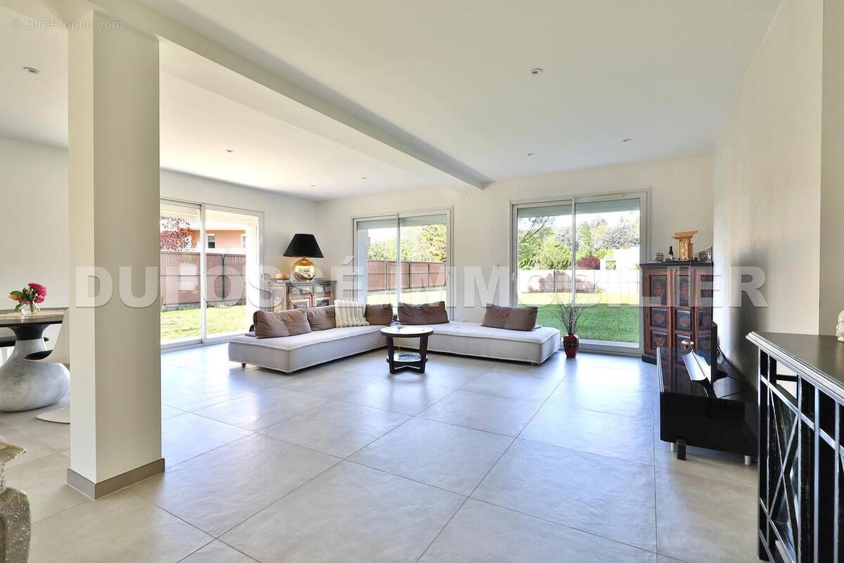 Photo 1 - Maison à SAINT-GENIS-LAVAL