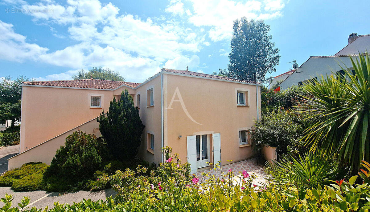 Maison à TALMONT-SAINT-HILAIRE
