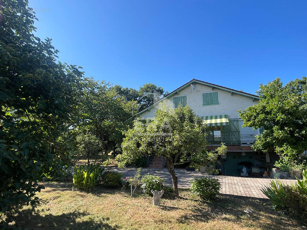 Maison à VIC-EN-BIGORRE