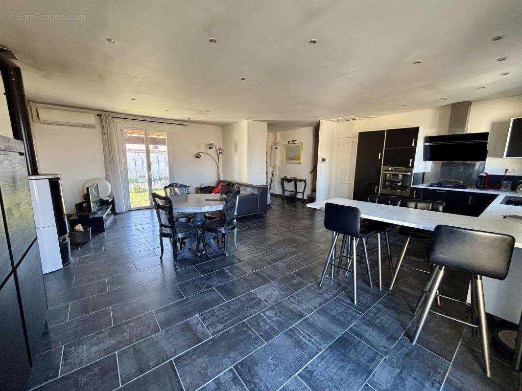 Maison à GIGNAC-LA-NERTHE