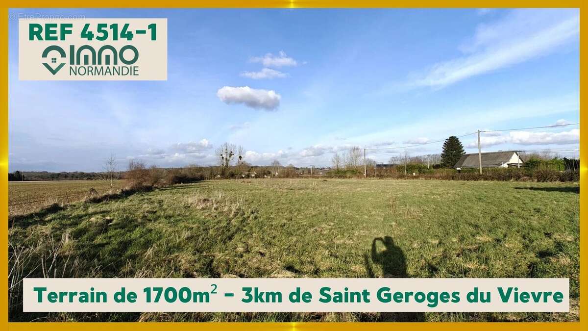 Terrain à SAINT-BENOIT-DES-OMBRES