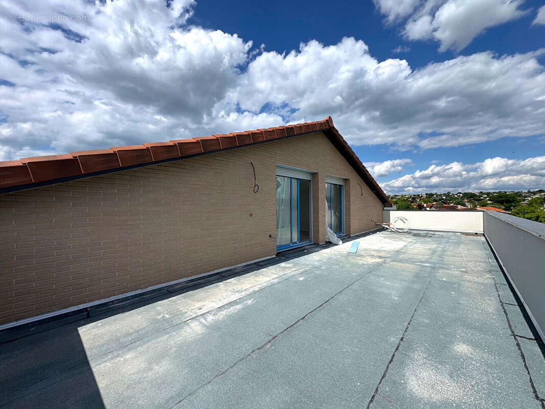 Appartement à BRUGUIERES