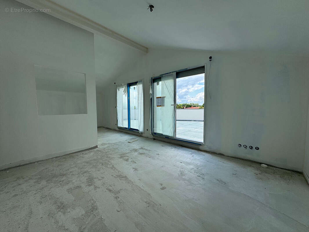 Appartement à BRUGUIERES