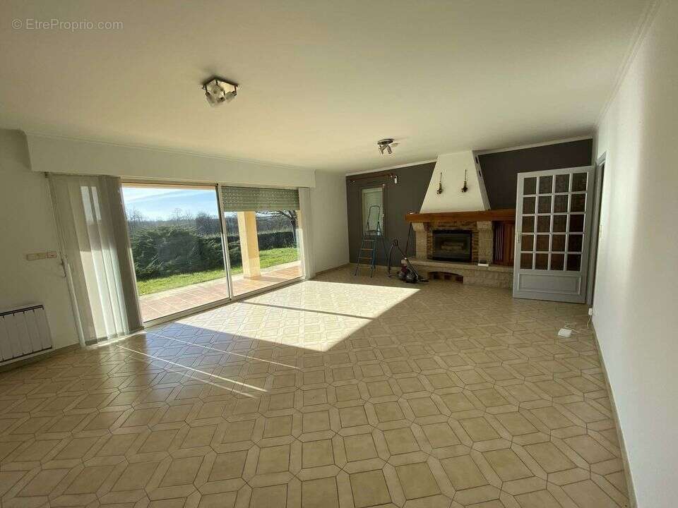 #maison #type t4 #dépendances #sudouest #hangar #hectares - Maison à CAZAUBON