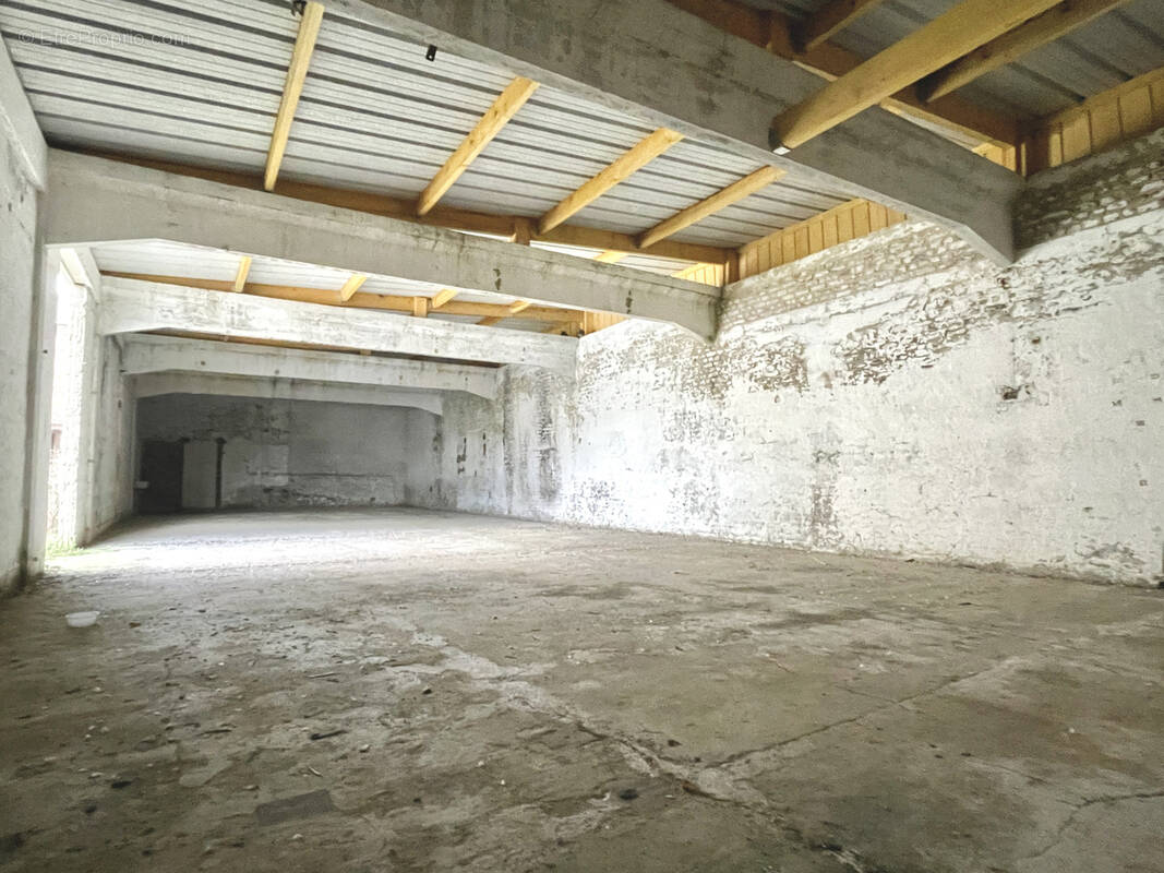 Commerce à SAINT-QUENTIN