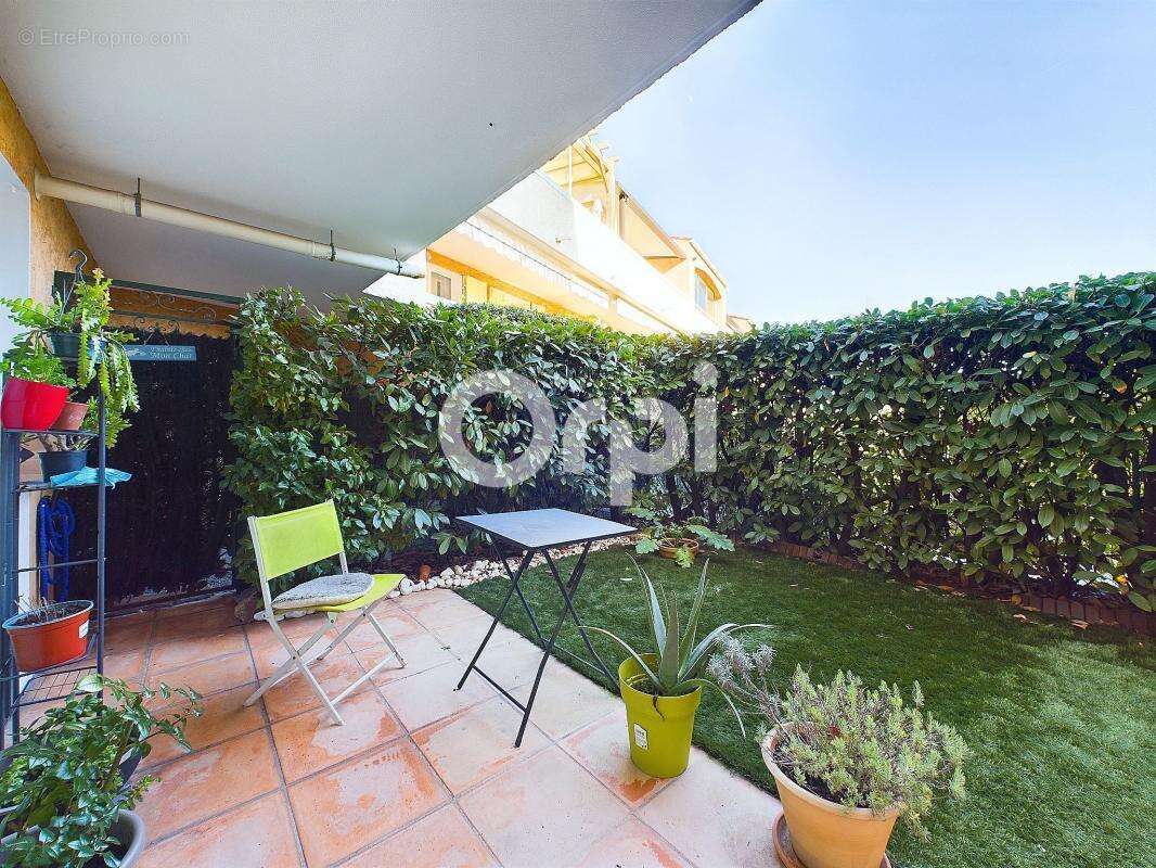 Appartement à MANDELIEU-LA-NAPOULE