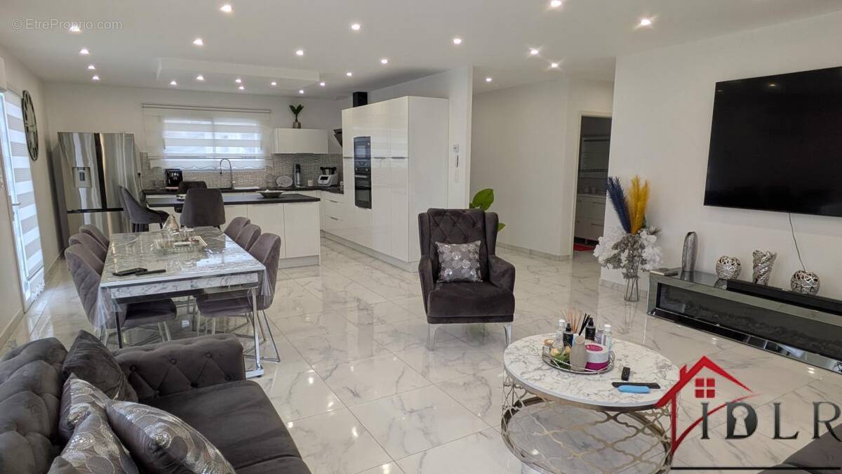 Maison à LONS-LE-SAUNIER