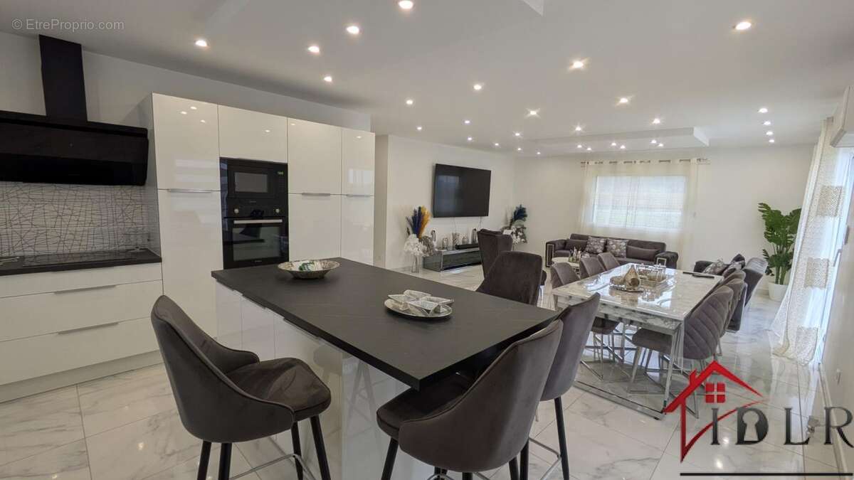 Maison à LONS-LE-SAUNIER