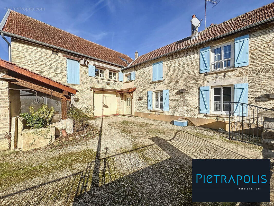 Maison à SEMOUTIERS-MONTSAON