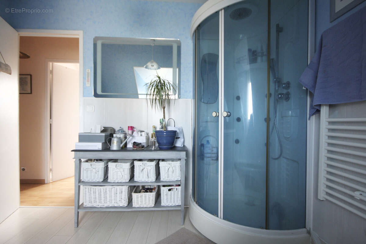 Maison à SAINTE-HELENE-BONDEVILLE