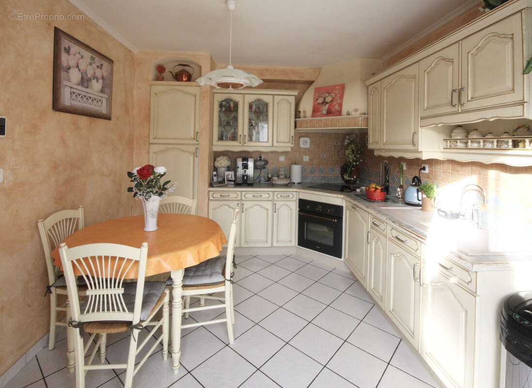 Maison à SAINTE-HELENE-BONDEVILLE