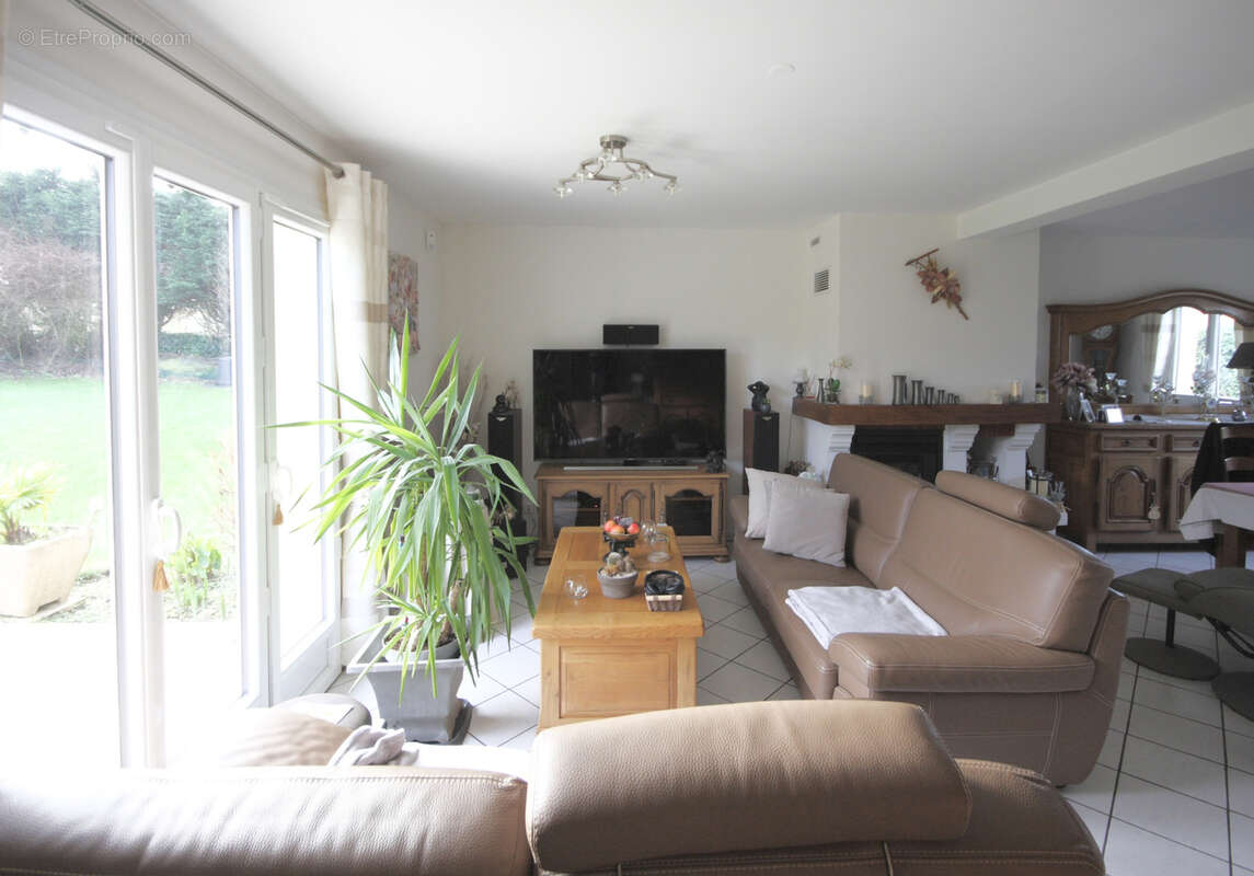 Maison à SAINTE-HELENE-BONDEVILLE