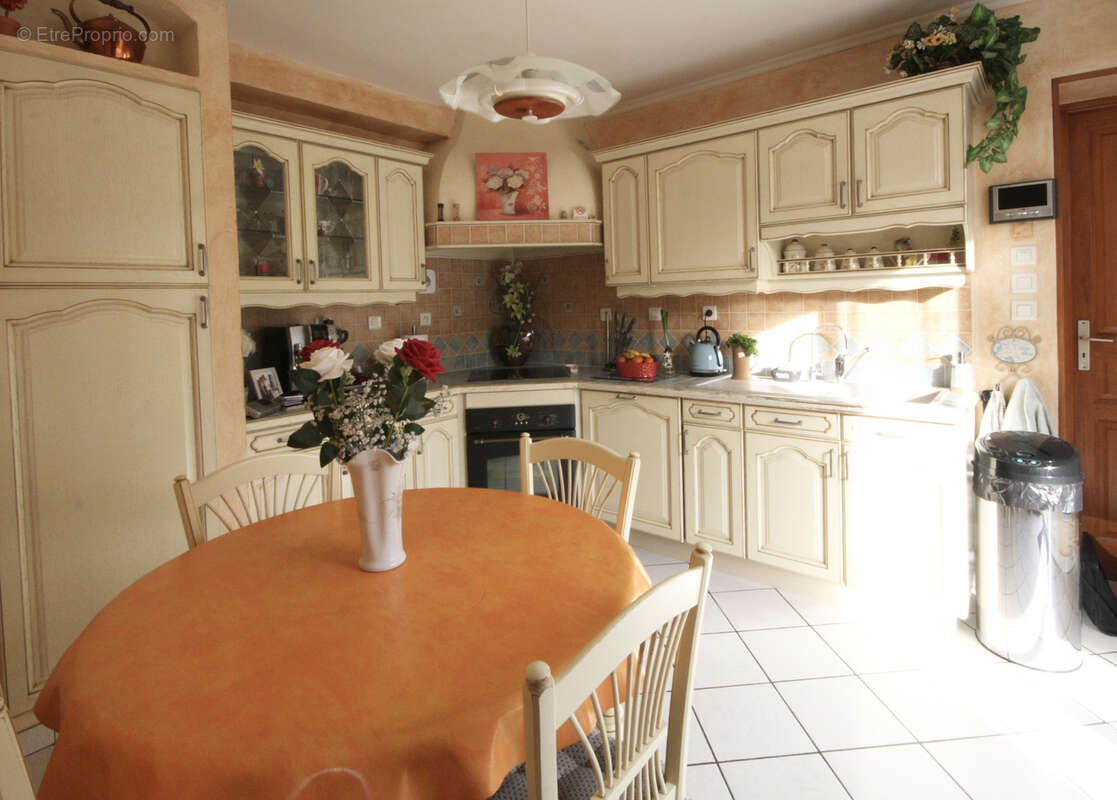 Maison à SAINTE-HELENE-BONDEVILLE