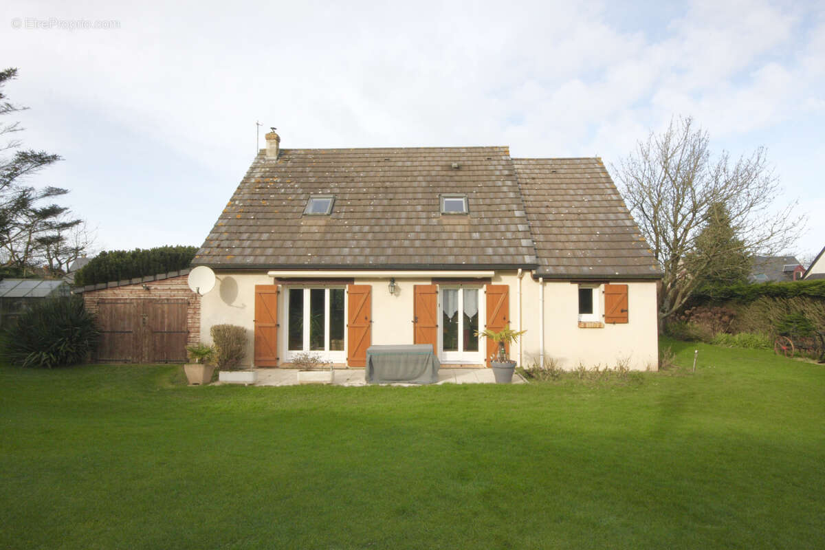 Maison à SAINTE-HELENE-BONDEVILLE