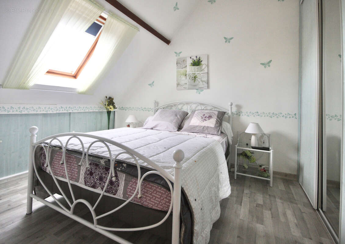 Maison à SAINTE-HELENE-BONDEVILLE