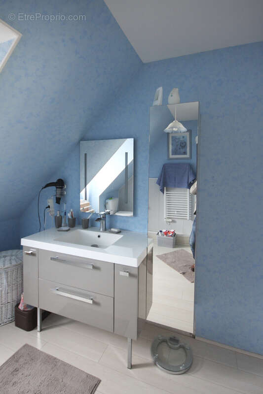 Maison à SAINTE-HELENE-BONDEVILLE