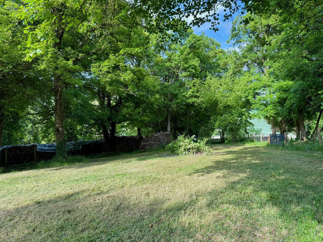 Terrain à JAVERNANT