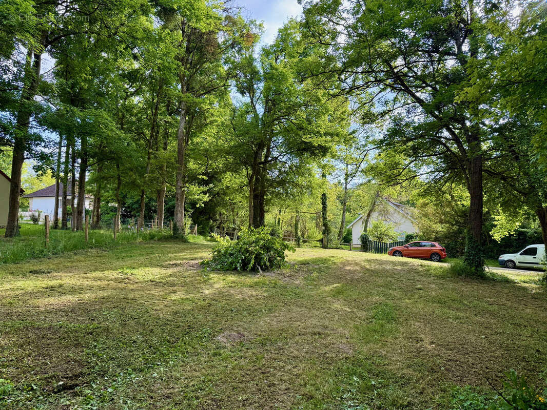 Terrain à JAVERNANT