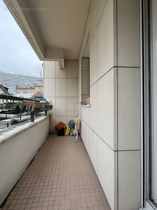 Appartement à COURBEVOIE