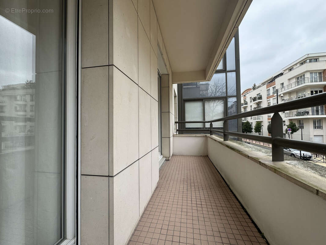 Appartement à COURBEVOIE