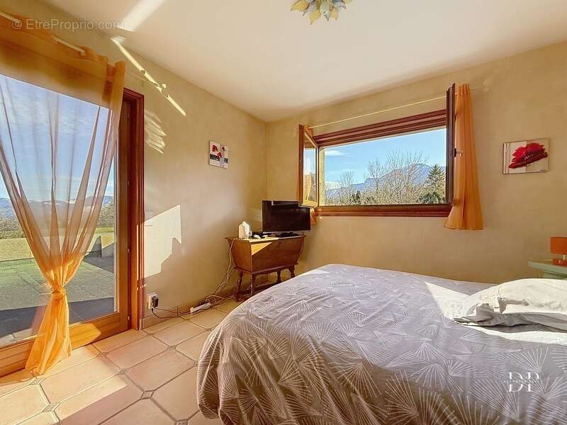 Maison à LA ROCHE-SUR-FORON