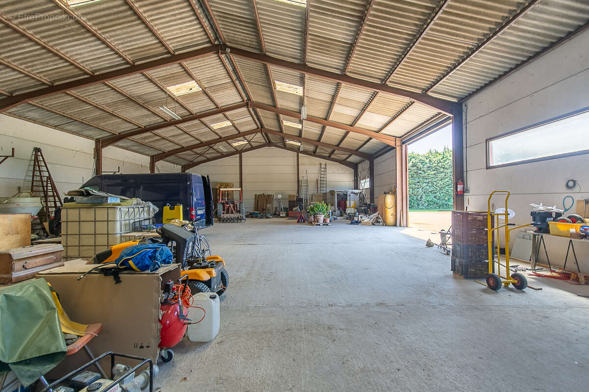 Commerce à MALLEMORT