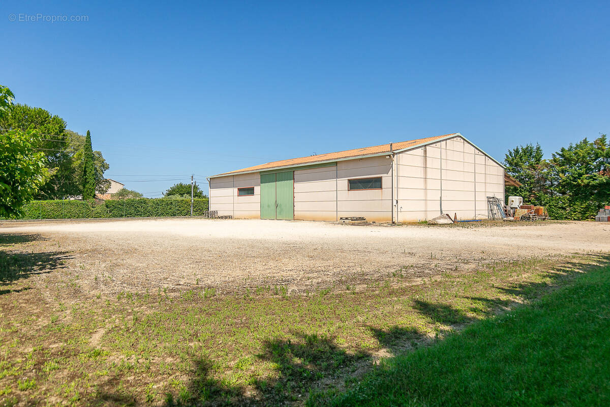 Commerce à MALLEMORT