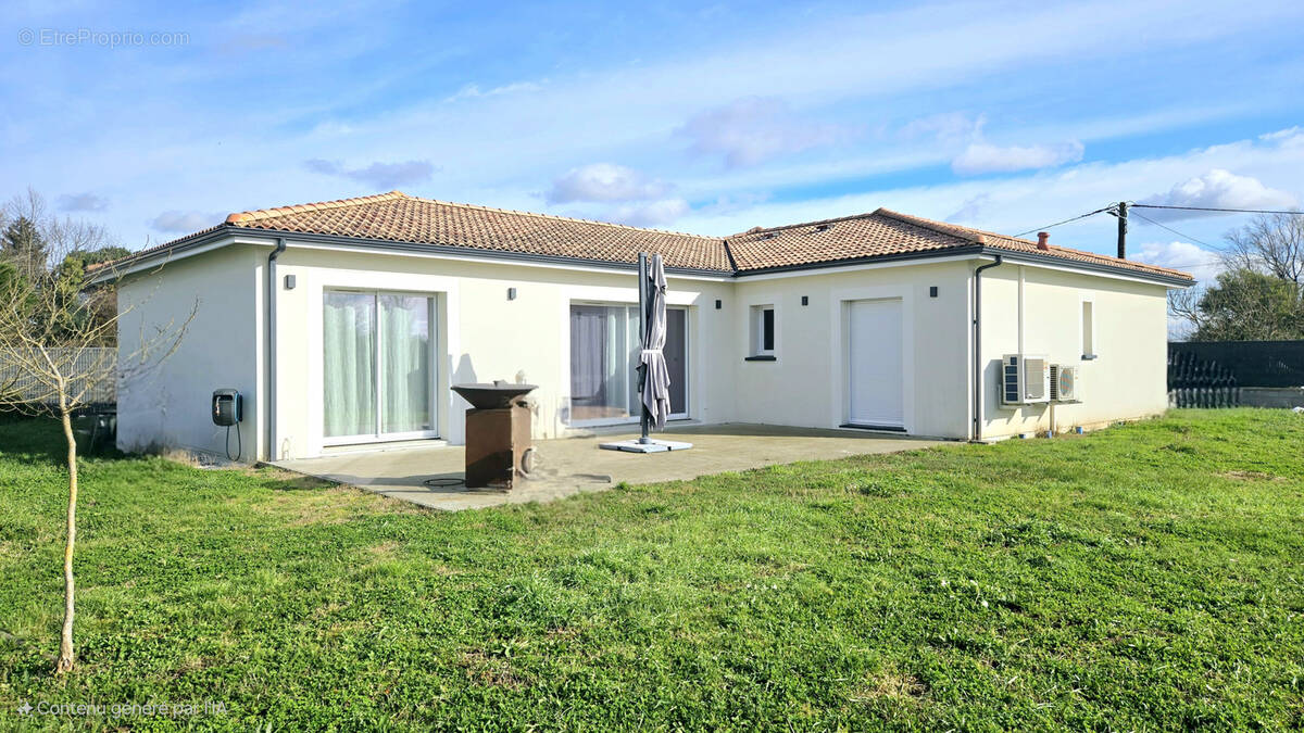 Maison à SAINT-MAGNE-DE-CASTILLON