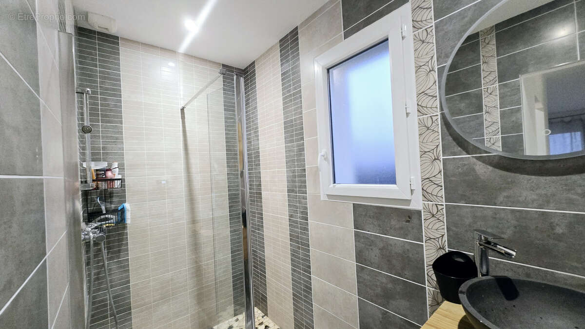 Maison à SAINT-MAGNE-DE-CASTILLON