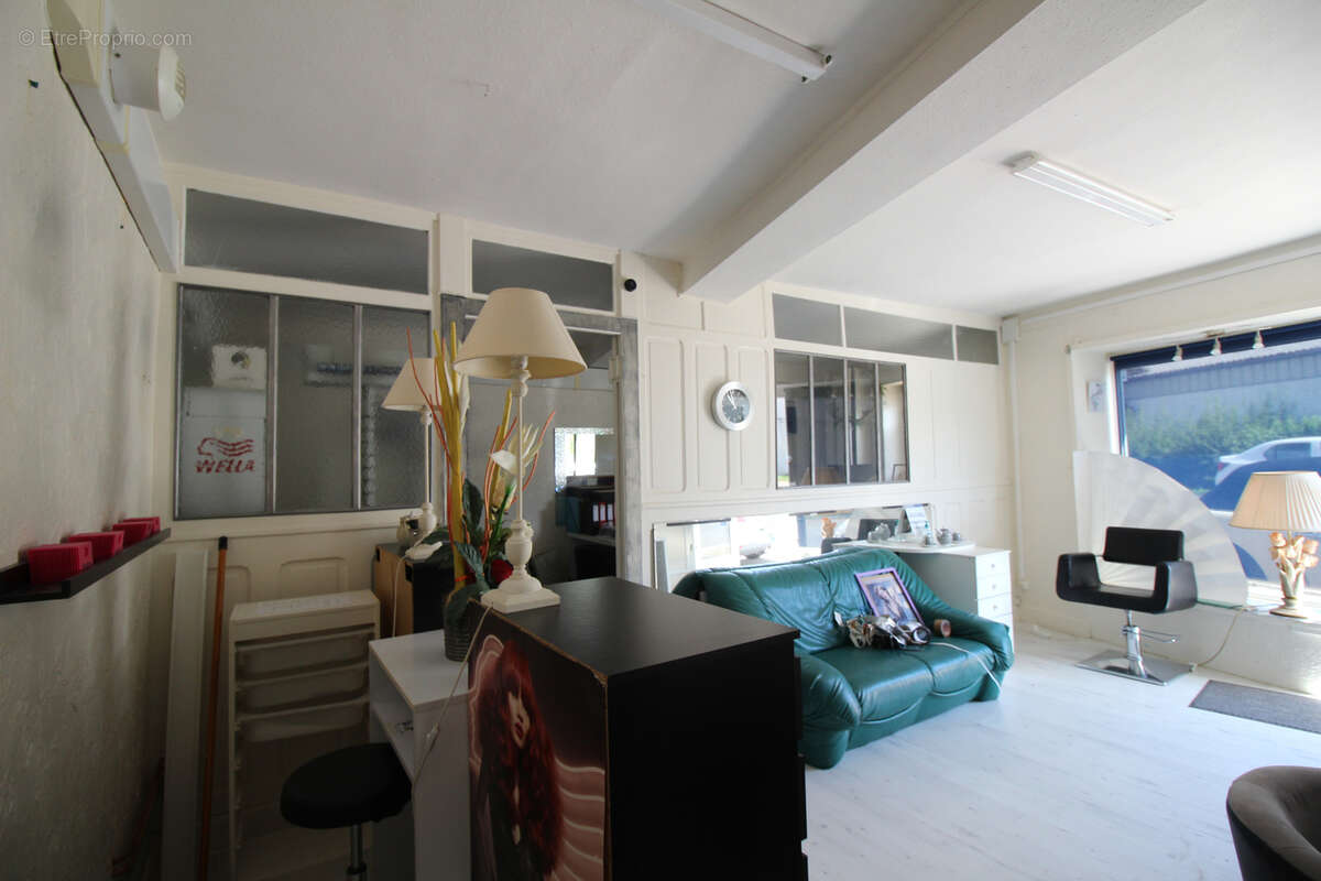 Commerce à MEZERIAT