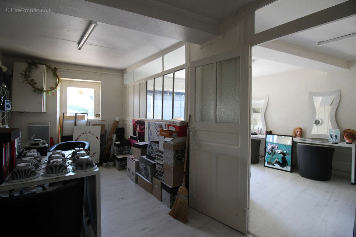 Commerce à MEZERIAT