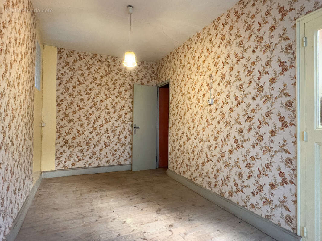 Maison à SAINT-FORTUNAT-SUR-EYRIEUX