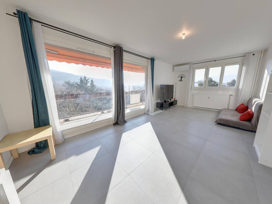 Appartement à ECHIROLLES