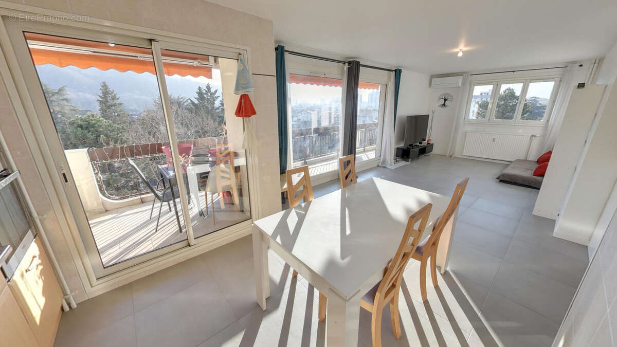 Appartement à ECHIROLLES