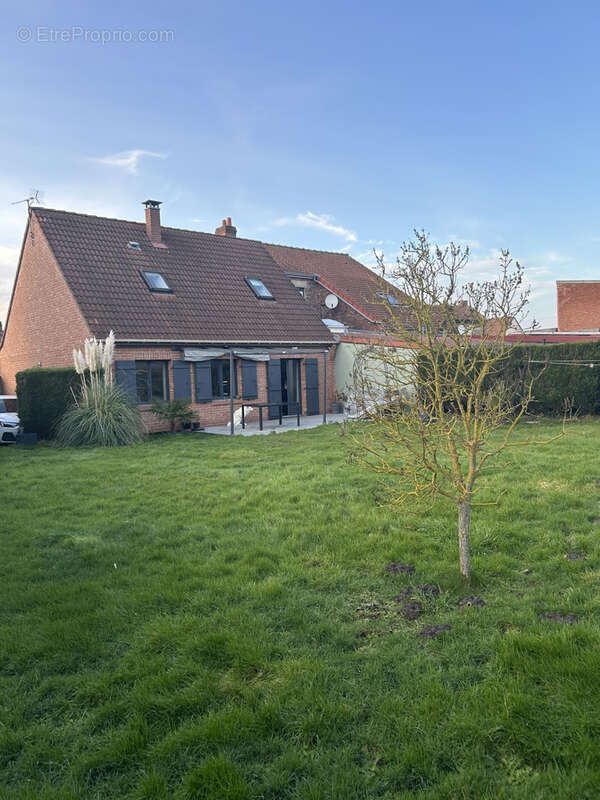 Maison à OSTRICOURT