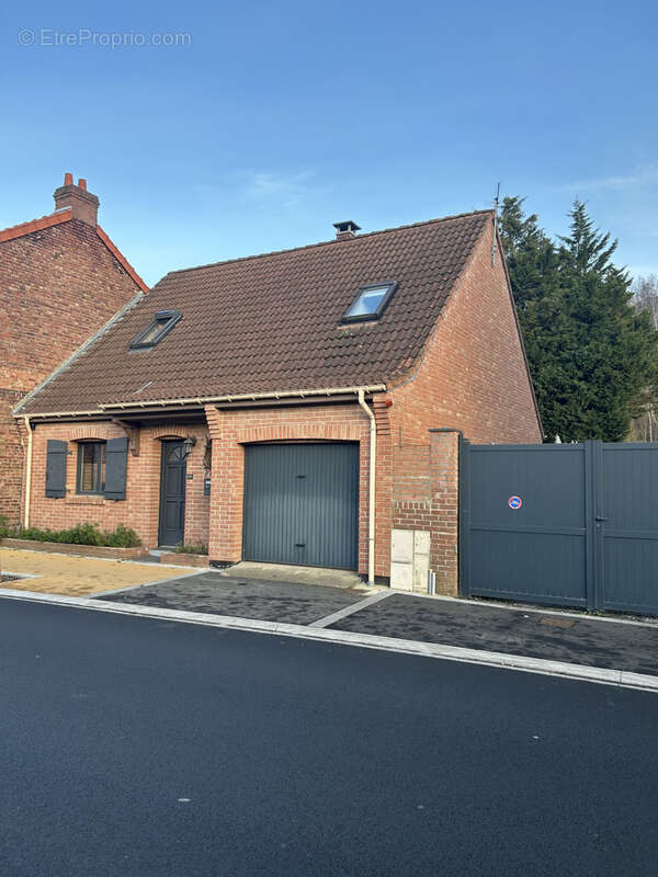 Maison à OSTRICOURT