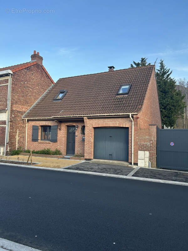 Maison à OSTRICOURT