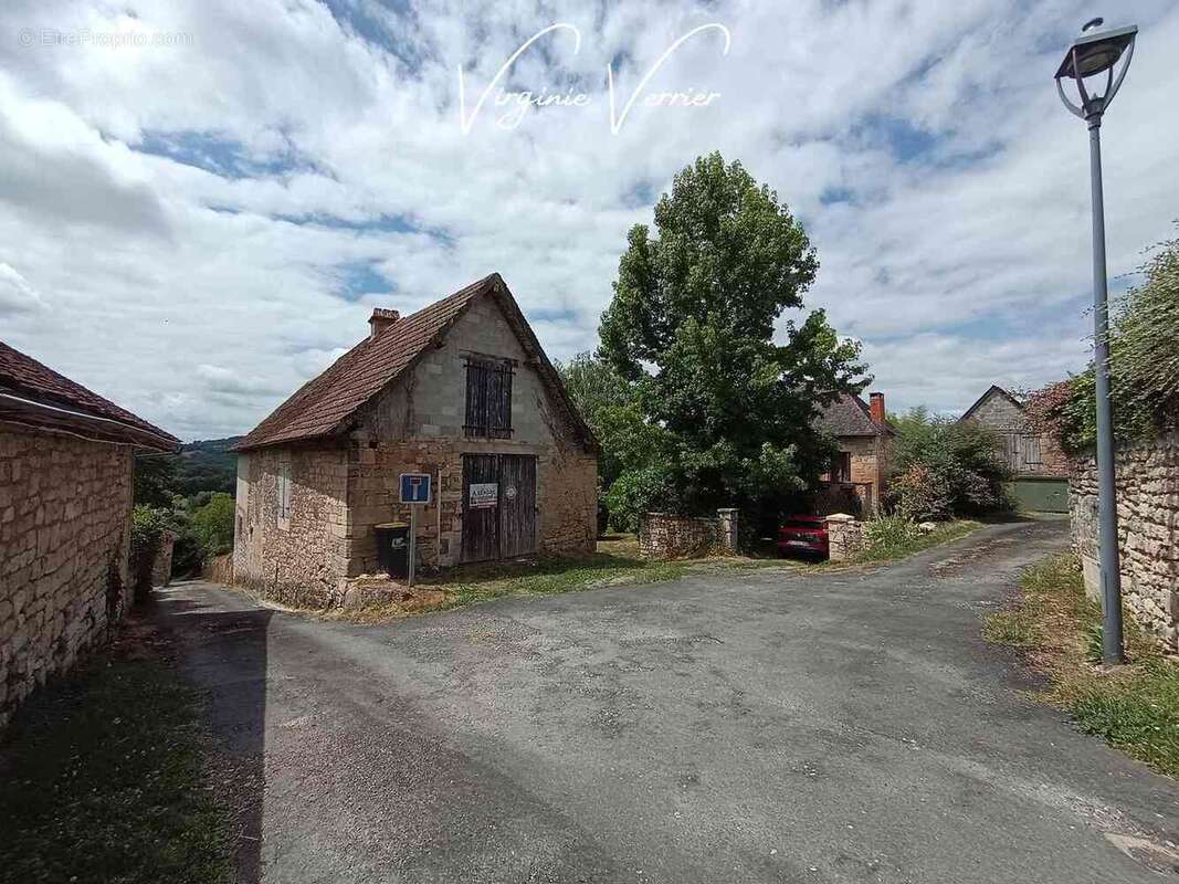 Maison à OBJAT