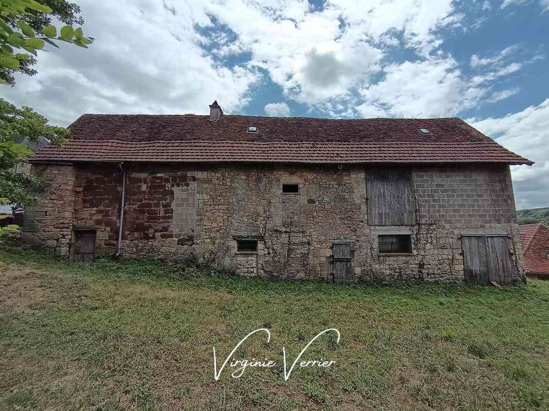 Maison à OBJAT