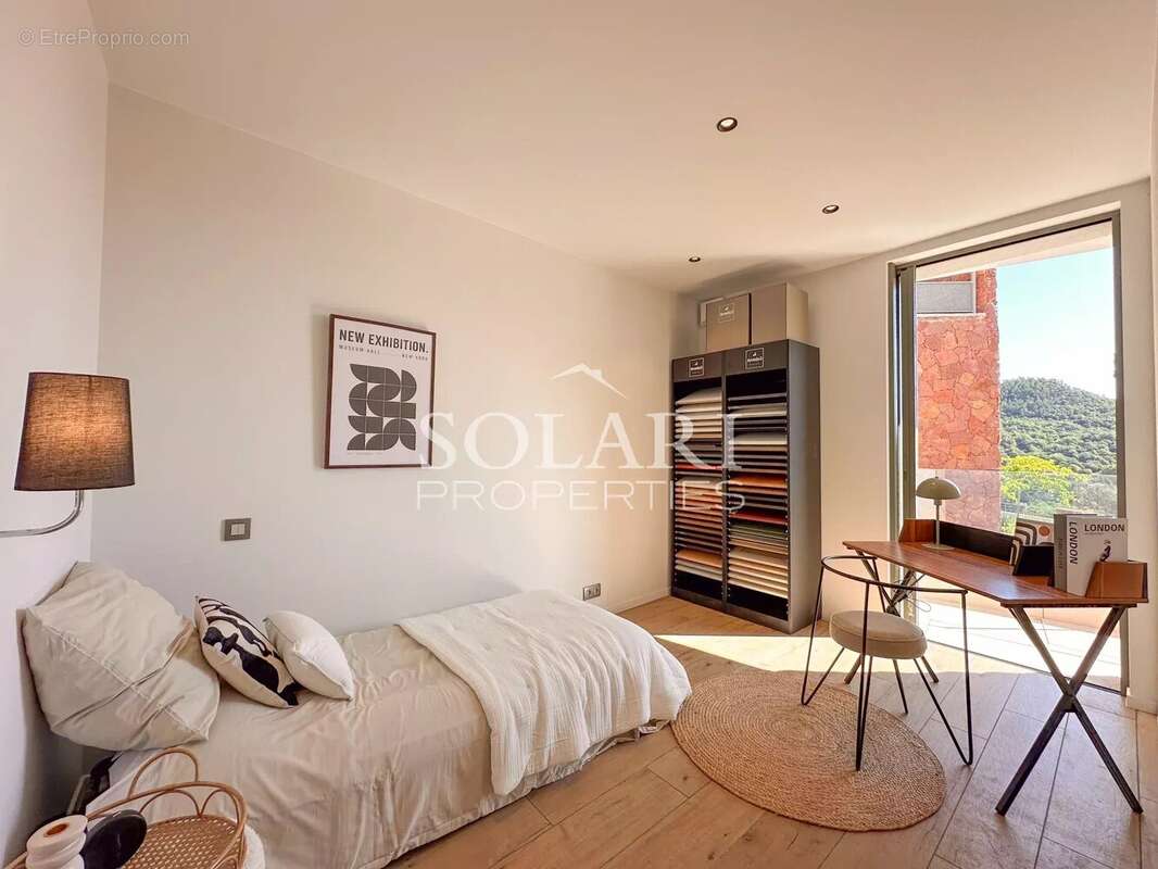 Appartement à LES ADRETS-DE-L&#039;ESTEREL