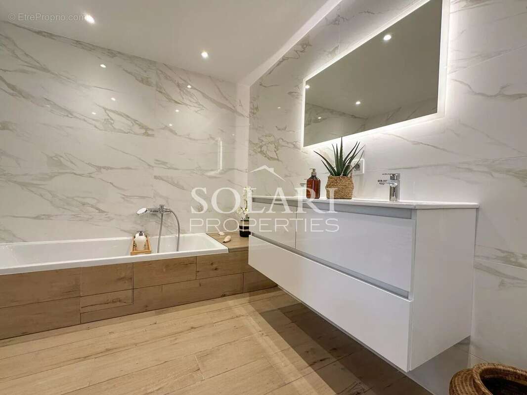 Appartement à LES ADRETS-DE-L&#039;ESTEREL