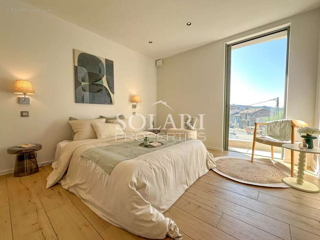 Appartement à LES ADRETS-DE-L&#039;ESTEREL