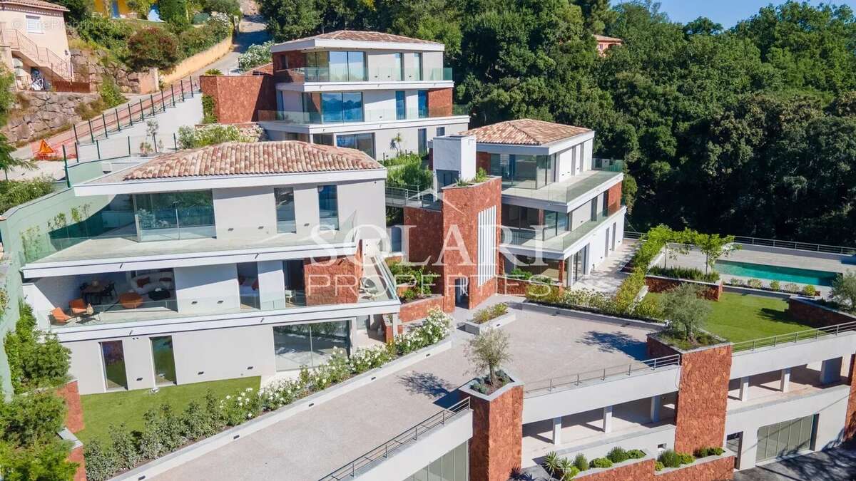 Appartement à LES ADRETS-DE-L&#039;ESTEREL