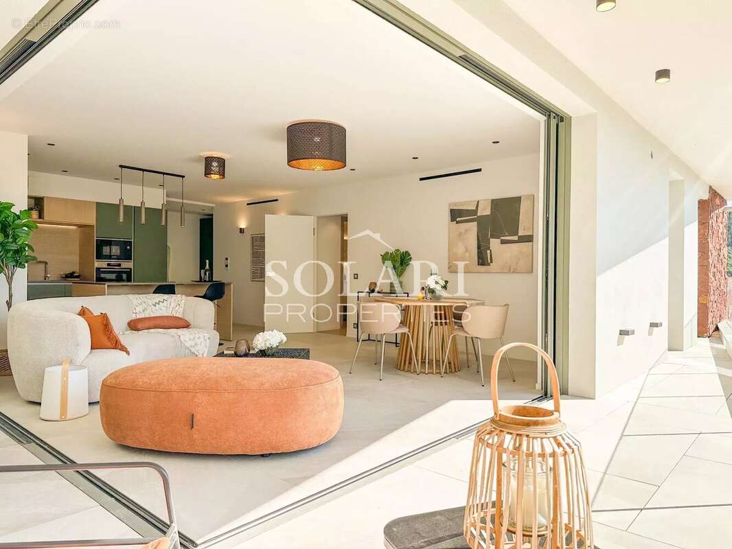 Appartement à LES ADRETS-DE-L&#039;ESTEREL