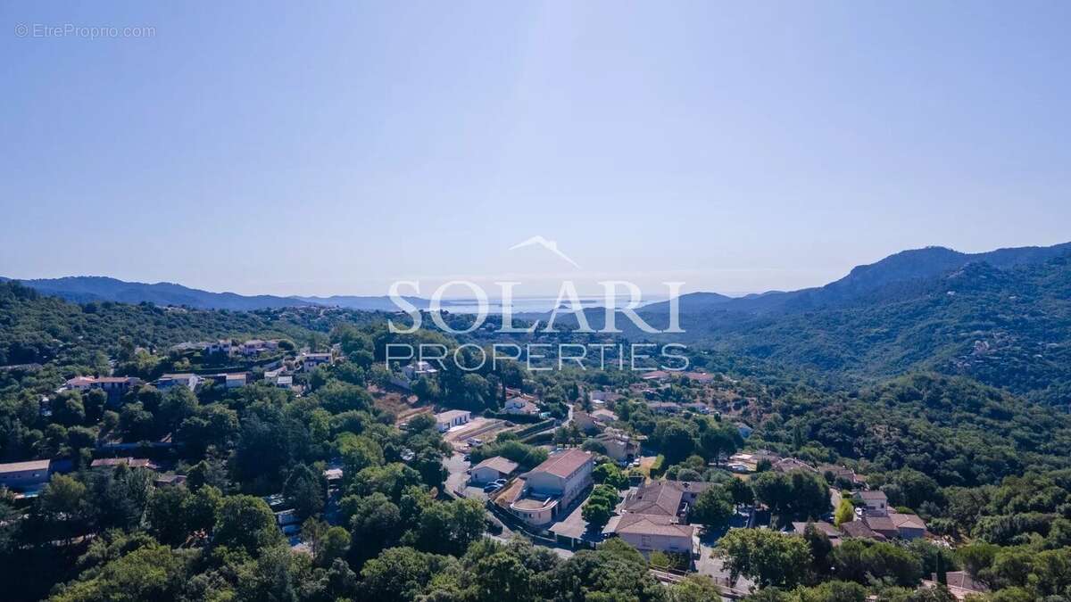 Appartement à LES ADRETS-DE-L&#039;ESTEREL