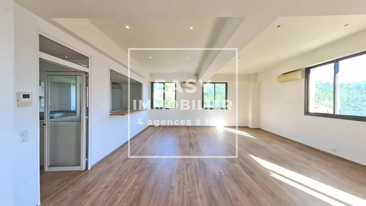 Commerce à SAINT-ANDRE-DE-LA-ROCHE